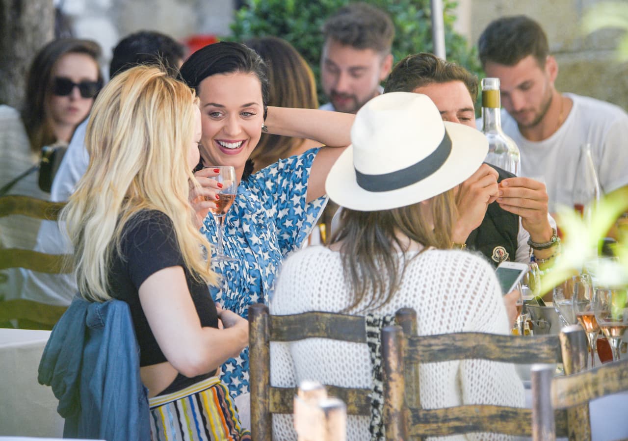 Y claro, muchos drinks. ¡Salud!