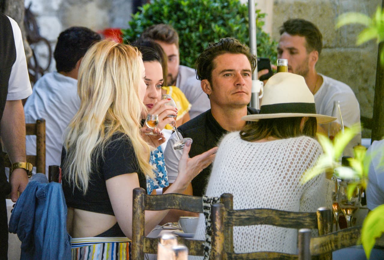 Se juntaron con unas amistades y todo parecía genial entre ellos.