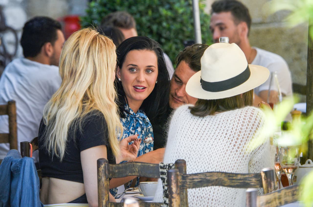 Y Orlando se la pasaba abrazándola.