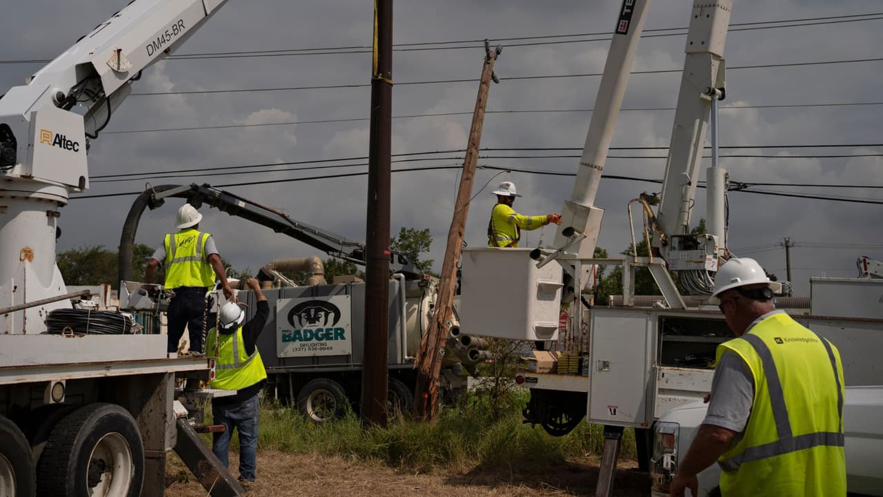 Residentes de Houston pagarán ajuste mensual para financiar la reparación de la red de CenterPoint