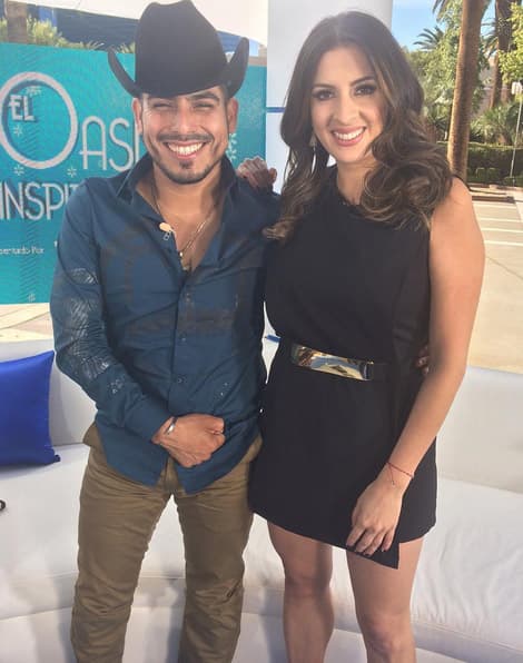 Maity Interiano compartiendo con Espinoza Paz.