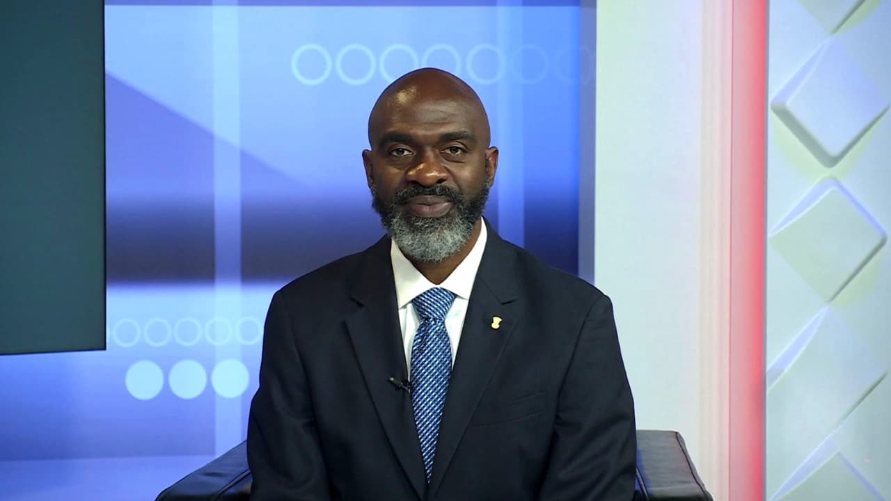 Michael Blake llama a proteger a los inmigrantes en la contienda por el distrito 15 de Nueva York