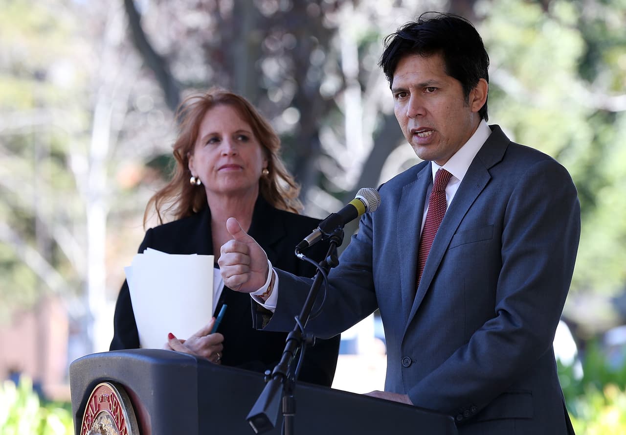 Kevin de León dice que hay senadores republicanos en California que se avergüenzan de Trump.