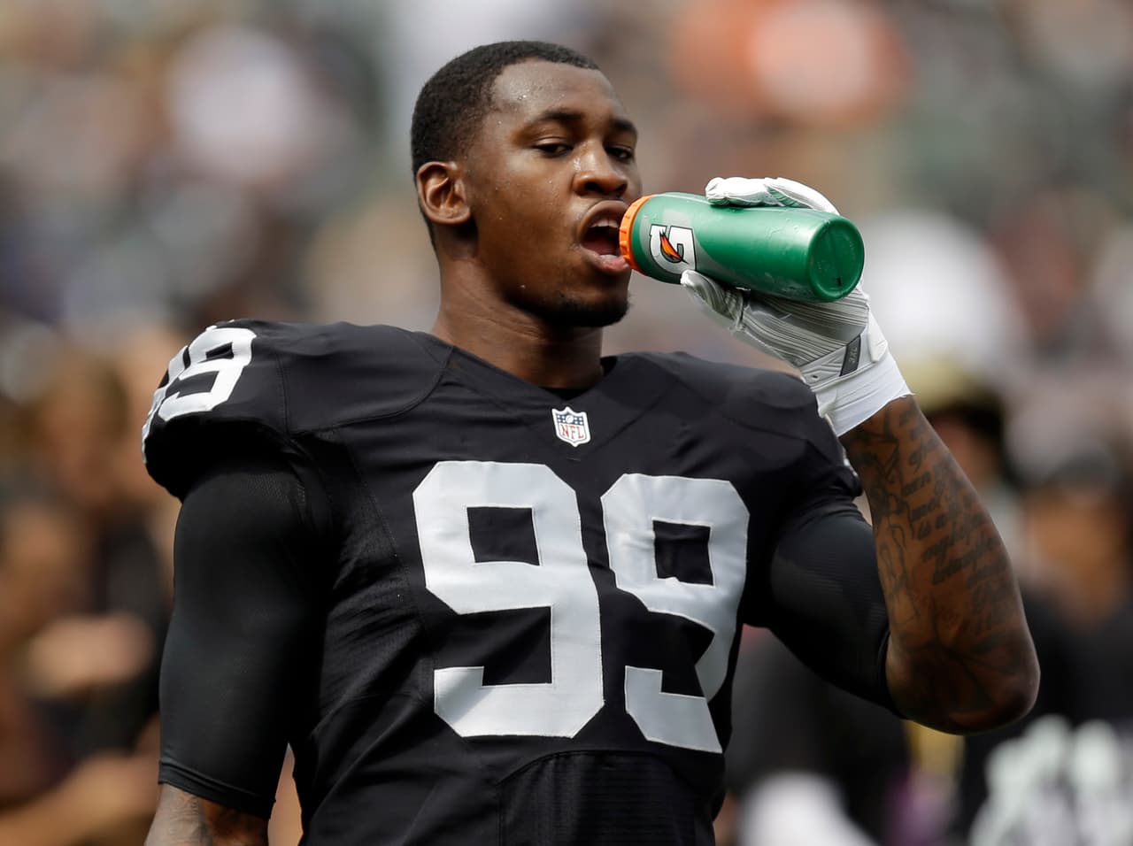 La NFL concede el perdón a Aldon Smith y es readmitido en la liga