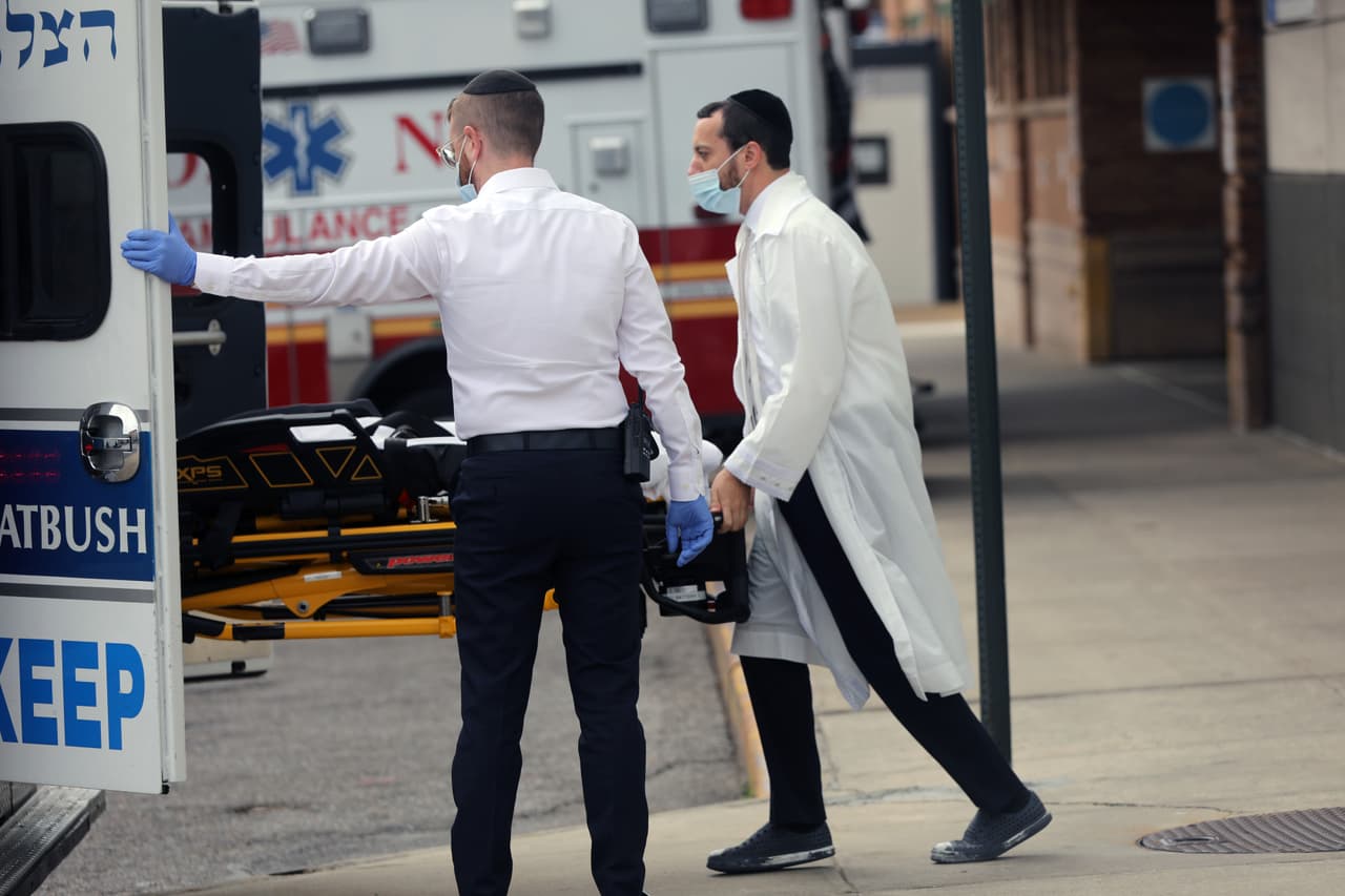 Tasa de positividad por coronavirus baja otra vez a menos del 1% en NYC, pero estrictas medidas continúan