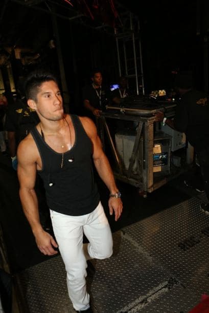 A Chino lo captamos mostrando músculo.