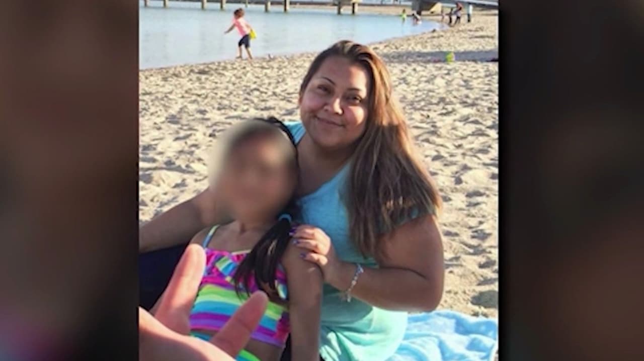 Mujer queda hospitalizada tras recibir disparo accidental; su hijo intentó defenderla de agresor