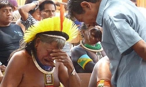 La represa de Belo Monte se construye en el río Xingú, estado de Pará. Una vez finalizado el proyecto, la obra se convertirá en la segunda mayor hidroeléctrica de Brasil, después Itaipú, y la tercera del mundo detrás de Tres Gargantas, en China.