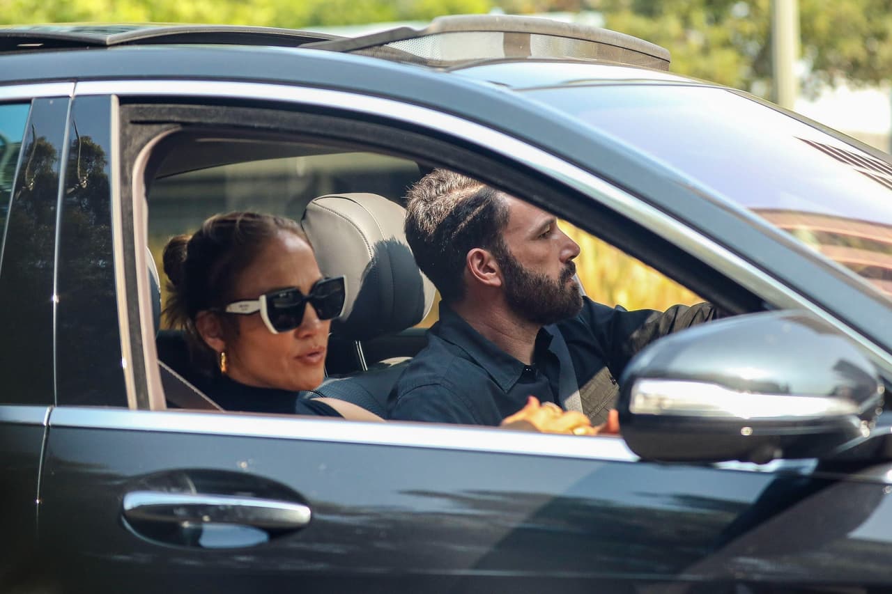 Según reportes de la prensa, Affleck y López 
<b><a href="https://www.univision.com/famosos/jlo-ben-affleck-hamptons-paseo-universal-studios" target="_blank">pasaron juntos el pasado feriado</a></b> del Día del Trabajo. 
<br>