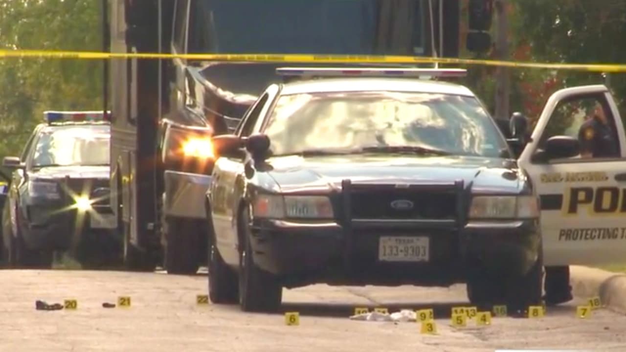 Dos hombres muertos y cinco personas baleadas por un pistolero que irrumpió en una barbacoa familiar 