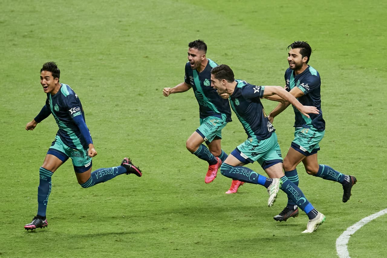 Puebla empata una desventaja de 2-0, fuerzan los penales y se quedan con la clasificación al imponerse 4-2 a Monterrey en la tanda de penales.