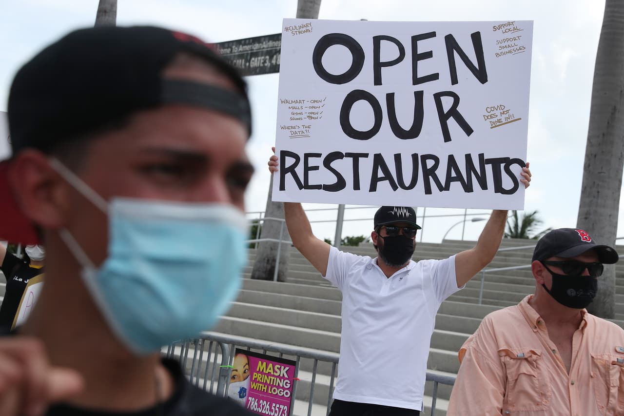El condado Broward mantiene abiertos los restaurantes, aunque con muchas restricciones, pues también ha visto un aumento en los casos de coronavirus, al igual que todo el estado de Florida.
