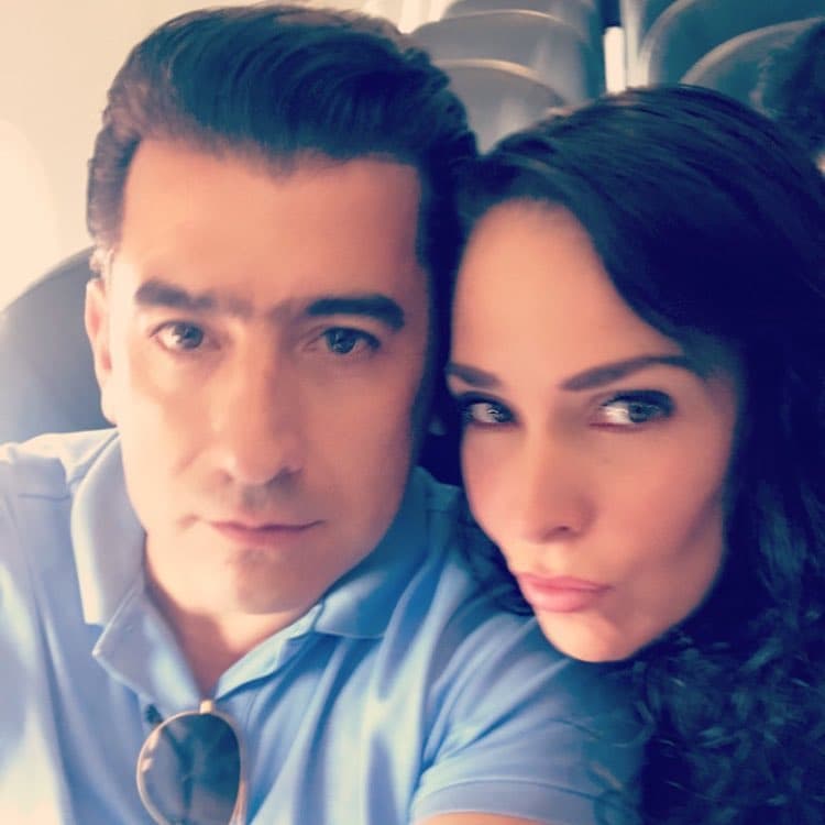 Al cumplirse 
<b><a href="https://www.univision.com/famosos/a-isaias-lo-tengo-aqui-en-mi-corazon-sharis-cid-trabajo-al-cumplirse-un-ano-del-asesinato-de-su-novio-video">un año de su muerte</a></b>, la actriz mexicana dijo en un mensaje que compartió en sus redes sociales, que a su pareja "lo tengo aquí, en mi corazón", y agradeció los mensajes de apoyo de sus seguidores, asegurando que se encontraba bien.