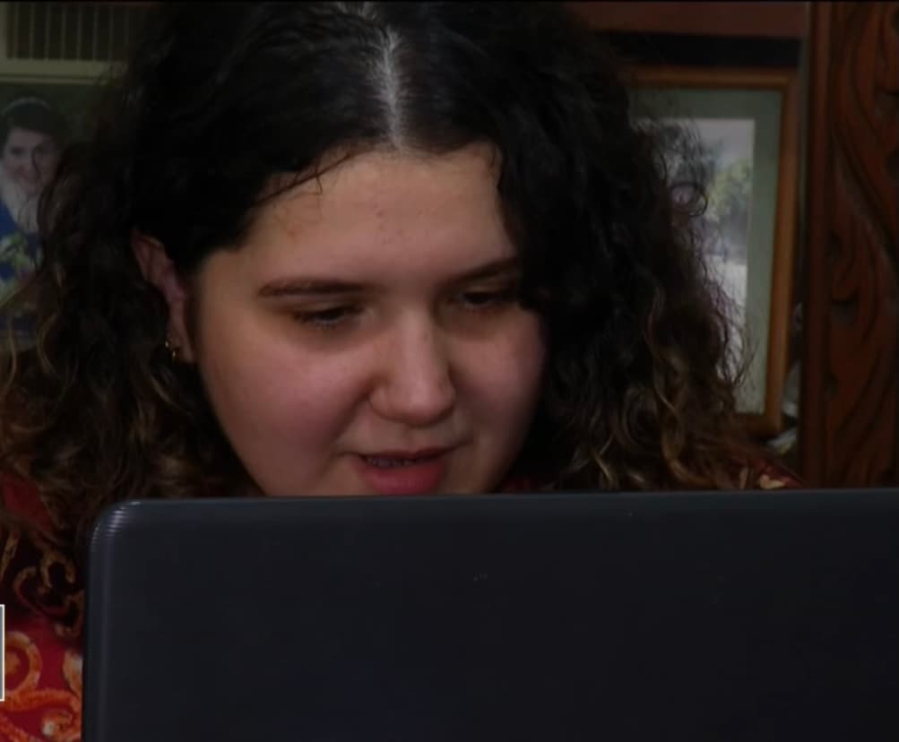 Ana Laura no oculta su felicidad después de haber superado la primera etapa de selección gracias a una idea suya y donde eligieron a solo 60 personas en todo el mundo. "Era un ensayo sobre algún proyecto que tuviera y que se pudiera vincular con la Estación Espacial Internacional.
<b>El que entregué se trataba sobre un carro para la investigación de planetas"</b>, explicó la joven.
<br>