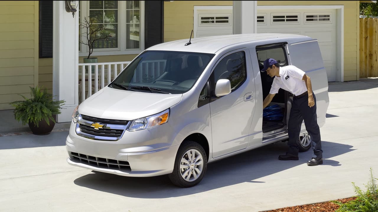 <b>Chevrolet City Express</b>:
<br>
<br>¿Has visto alguna vez a esta micro van comercial? Nosotros tampoco. Lo que te podemos decir es que la City Express 
<b>es fabricada para Chevrolet por Nissan en Nissan CIVAC - ciudad industrial del Valle de Cuernavaca - en México</b>.