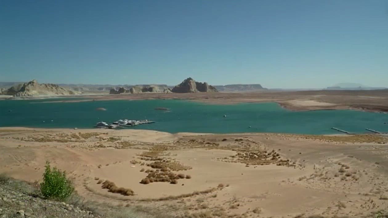 Nivel crítico en el lago Powell afecta a la agricultura y amenaza el suministro de energía en el oeste