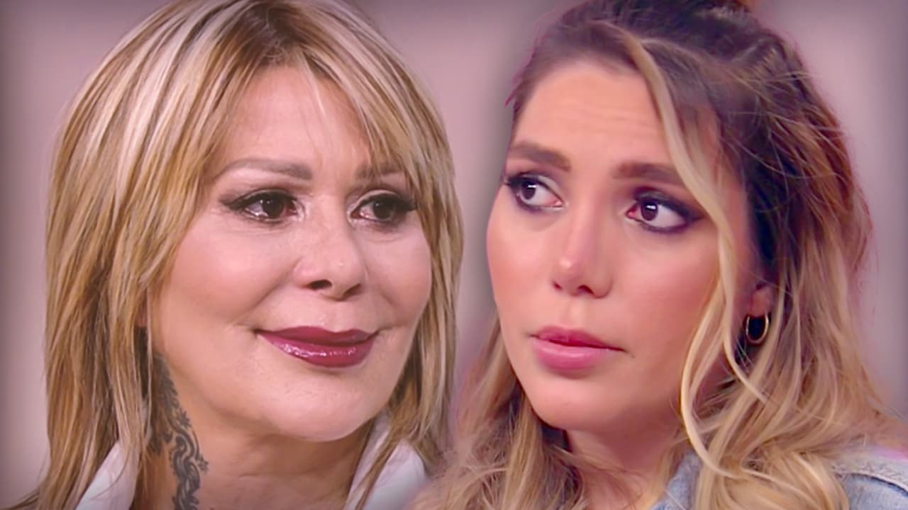El 10 de abril,
<b>Alejandra Guzmán rompió el silencio</b> en un video que publicó en redes sociales para pedirle a su hija que
<b>se acercara a ella para arreglar sus diferencias</b>.
<br>