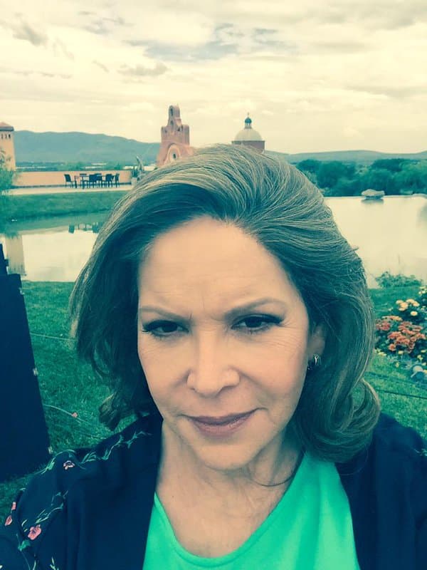 Su talento la ha llevado a participar en telenovelas, series y teatro, encarnando a mujeres buenas y villanas.