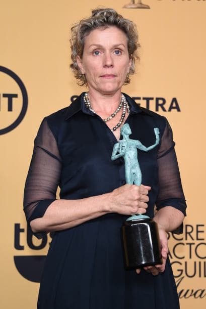 Frances McDormand ganó Mejor actriz en miniserie o cinta para TV por 'Olive Kitteridge'.