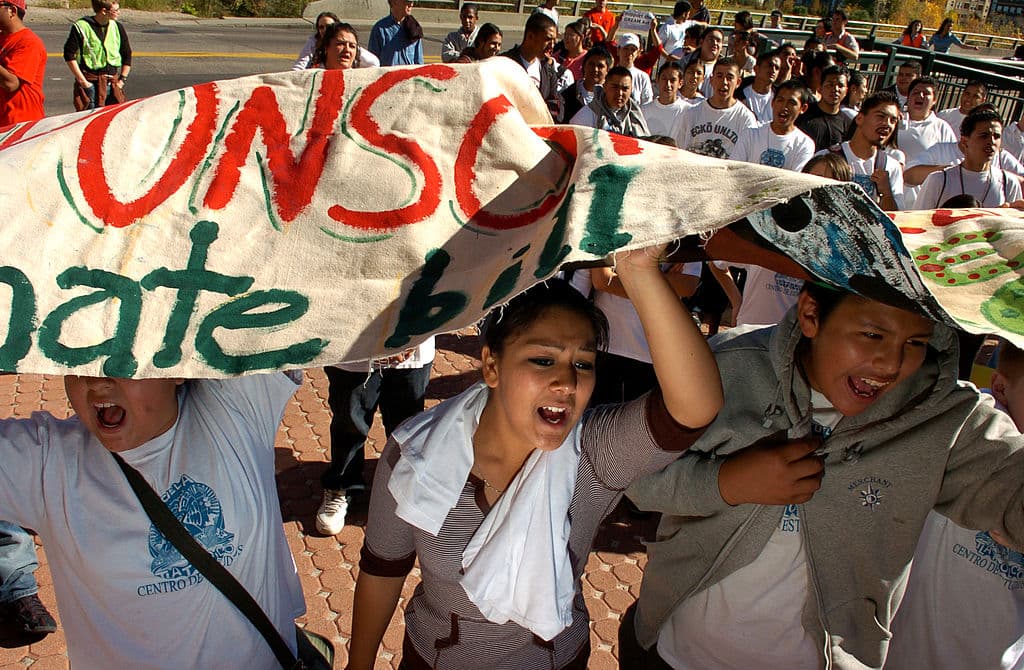 Los estudiantes indocumentados que viven en Colorado ahora podrán recibir ayuda financiera para ir la universidad