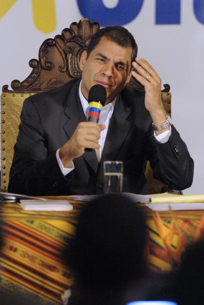 En medio de su virtual secuestro, Correa había advertido que "yo salgo de aquí (del hospital) como presidente o como cadáver, pero no voy a perder mi dignidad".