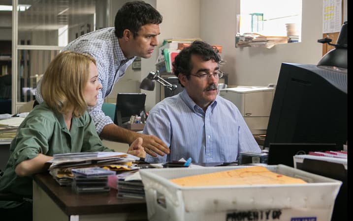 El guión de la película estuvo suspendida por años, ya que les costó encontrar a alguien que financiara una historia que habla del lado más oscuro de la Iglesia.