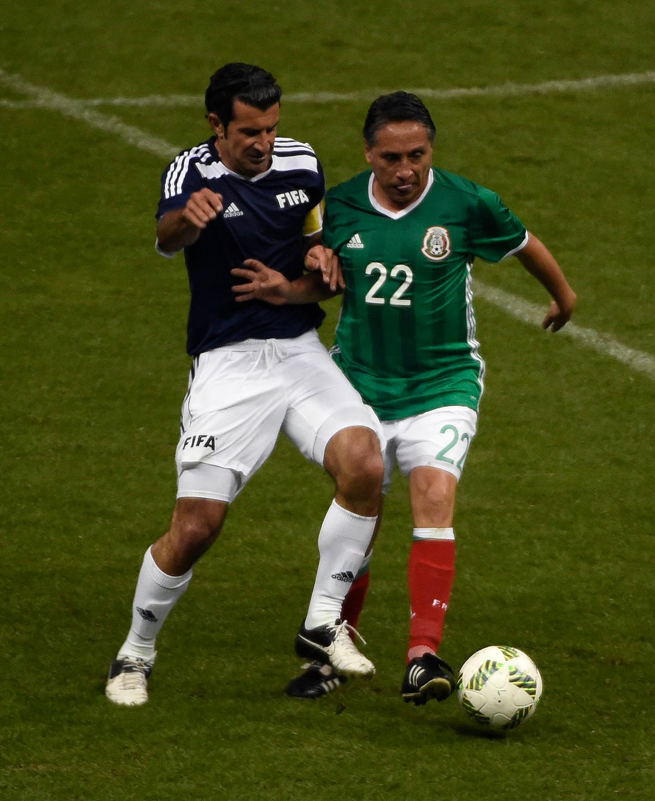 El primer embajador azteca en jugar en el fútbol luso fue Manuel Negrete con el Sporting Clube de Portugal en 1986.