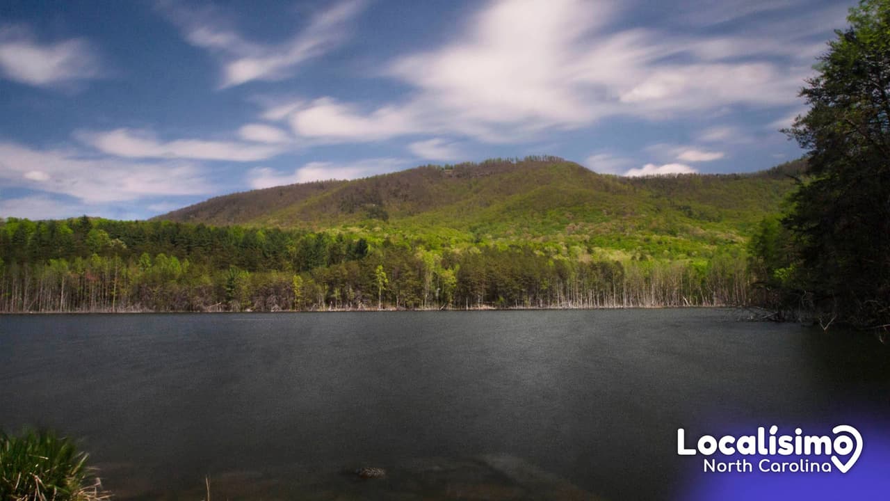 Pacífico y pintoresco: así es el South Mountains State Park de Carolina del Norte