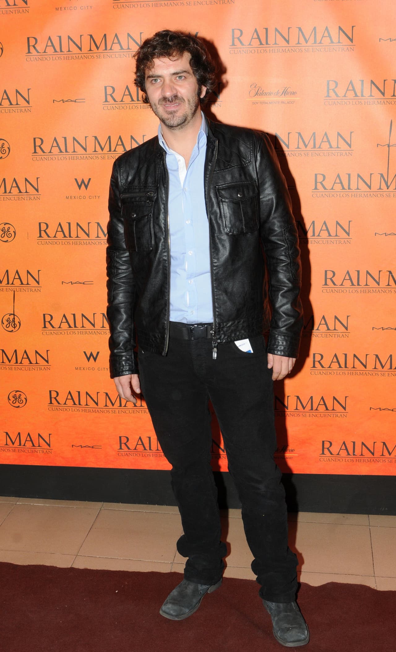 Y a pesar de que nos ha hecho enojar con sus villanías en las historias, ¡es uno de nuestros actores telenoveleros favoritos!