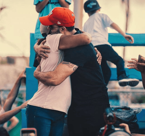 "Ahora bien, olvidaste un simple detalle... Uniste a un pueblo, uniste los que viven en la tierra del encanto y a los que viven fuera. Hay dos cosas que tú nunca le tocas a un boricua: 1) la madre y 2) la tierra donde nació".