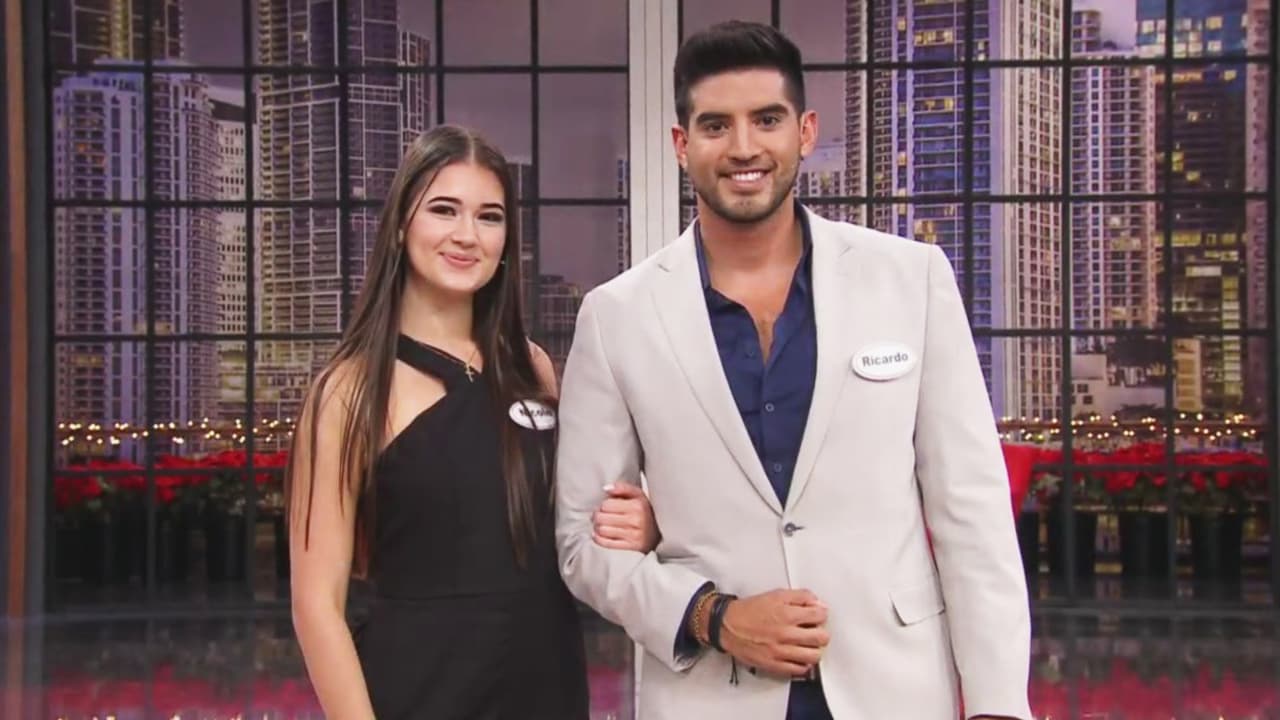 Cansado de su silla en el palco, también Ricardo aprovechó la oportunidad que tuvo para flechar a su compañera Nicole, quien recibió la noticia con gusto, pues ya llevaban varios días conociéndose y 
<b><a href="https://www.univision.com/shows/enamorandonos/cansado-de-su-silla-en-el-palco-ricardo-flecho-a-nicole-y-asi-reacciono-ella-video" target="_blank">conversando a través de mensajes de texto</a></b>.