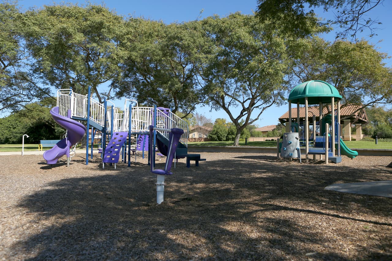 Cualquiera que muestre síntomas de coronavirus será aislado en una instalación médica. Tres adultos y un niño hospedados en Miramar (en la foto) tuvieron fiebre o tos, y fueron llevados a hospitales locales la tarde del miércoles, dijeron los CDC. Para los que llegaron en el primer grupo, la cuarentena acabará el martes, pero para quienes lleguen en vuelos posteriores la travesía recién comienza.