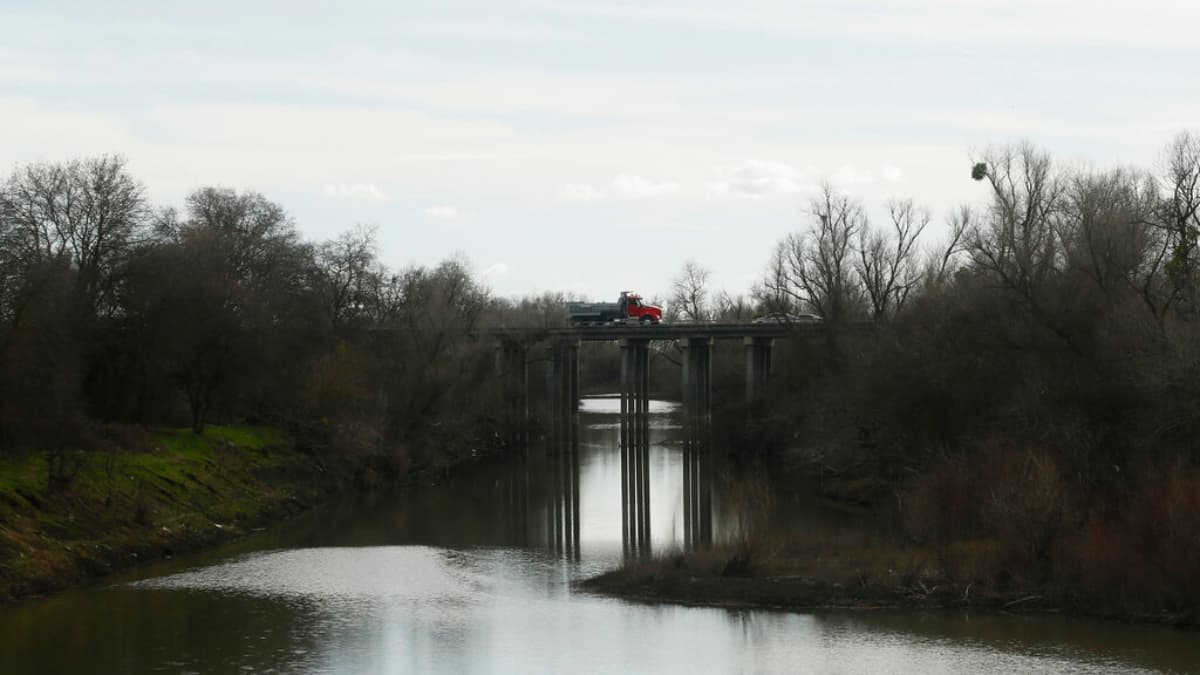 Esta foto muestra parte del pantano, el lunes 27 de enero de 2020, donde se descubrió el cuerpo de un bebé, Nikko Lee Pérez, en el condado de Yolo en 2007, cerca de Woodland, California.