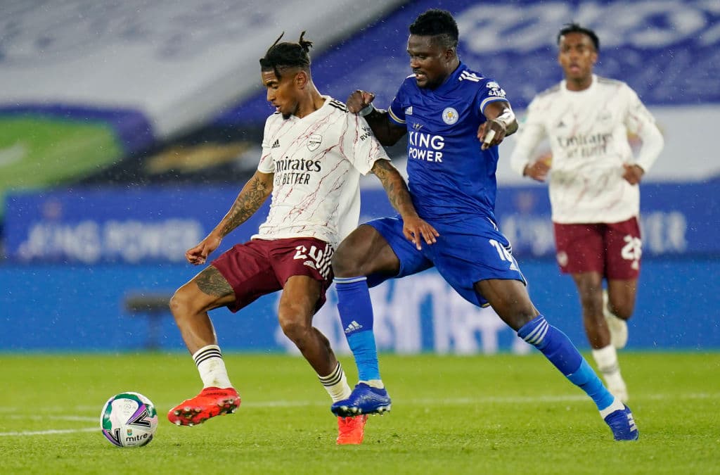 Fuchs (57’) abrió el marcador con un autogol y Nketiah (90’) selló el triunfo.