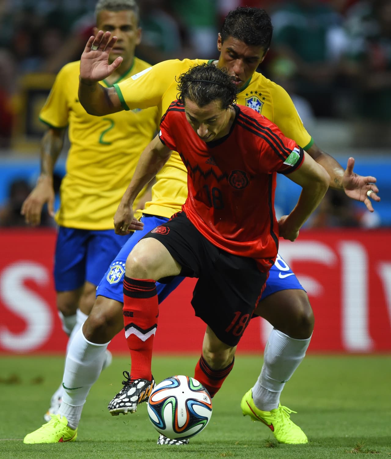 Andrés Guardado, hoy en el Betis, tendrá la oportunidad de medirse nuevamente contra el pentacampeón mundial.
