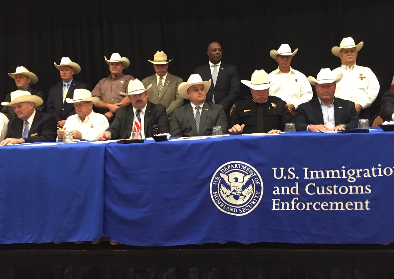 Sheriffs de 18 condados en Texas ayudarán a ICE para retener a indocumentados