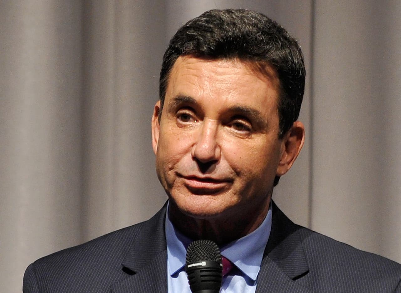 Arrestan a ex corresponsal de KNBC tras investigación de explotación sexual infantil