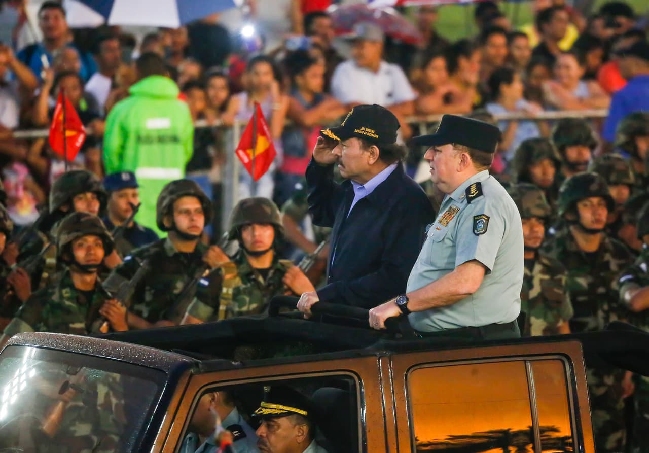 <b>Puesto 7. Nicaragua, Haití, Comoros, Chad y Sudán</b>
<br>
<br>
<b>Índice de Percepción de Corrupción: 20 puntos</b>.
<br>
<br>Con 31 puntos, México ocupa el puesto 18 entre los más bajos del Índice de Percepción de Corrupción. “Los países con libertades civiles y políticas bien protegidas generalmente controlan la corrupción mejor”, indica Transparencia Internacional.
<br>