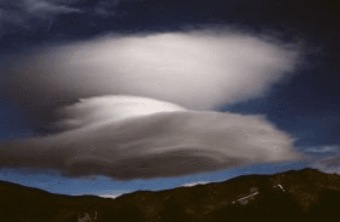 Cuando las formaciones se ven en zonas urbanas es porque han sido arrastradas por los vientos desde las montañas en donde se formaron.