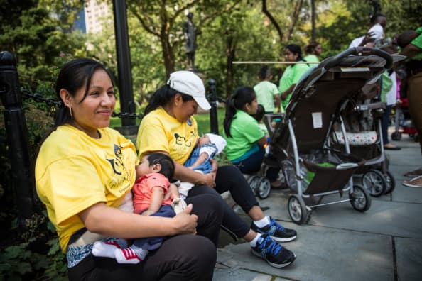 Ley propone crear "cuartos de lactancia" en NYC