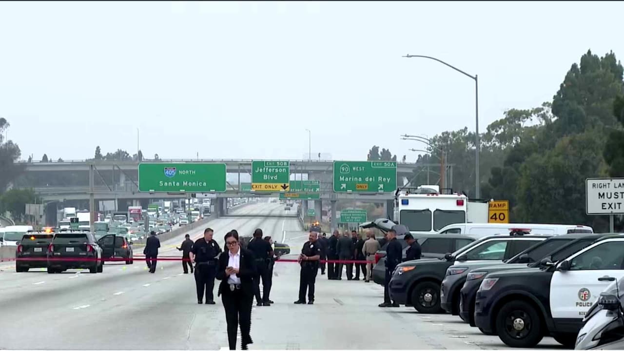 Sospechoso muere tras tiroteo en la autopista 405; carriles siguen cerrados