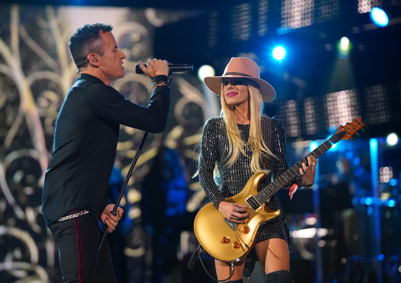 Otro de sus paisanos, Fonseca, brilló en el escenario con 'Nada valgo sin tu Amor'.