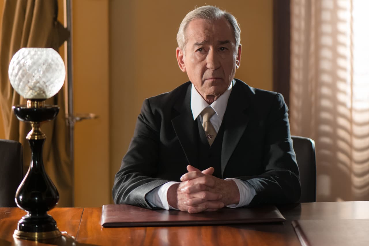 Don Emilio oculta muchos secretos.