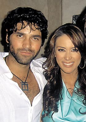 En su libro 'La pasarela de mi vida', Jaqueline Bracamontes describe a detalle el momento en que Valentino le informó su infidelidad: “Jacky, te amo con todo mi corazón, pero soy hombre y los hombres somos así. La fidelidad no está hecha para nosotros. Somos animales”, se puede leer en la publicación.