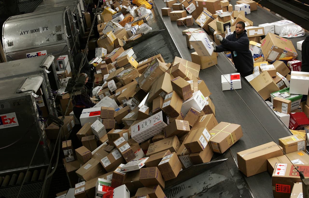 <b>De acuerdo con el informe de </b>CCTV Camera World, 
<a href="https://www.univision.com/temas/arizona">Arizona</a> ocupa el puesto número 15 en la nación con 1, 797 delitos por cada 100, 000 residentes del estado.