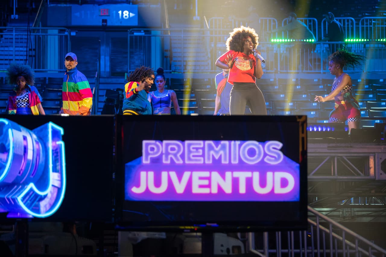 Antes de Mira Quién Baila All Stars (enero de 2018), participó en el reality show 'Love & Hip Hop: Miami'.