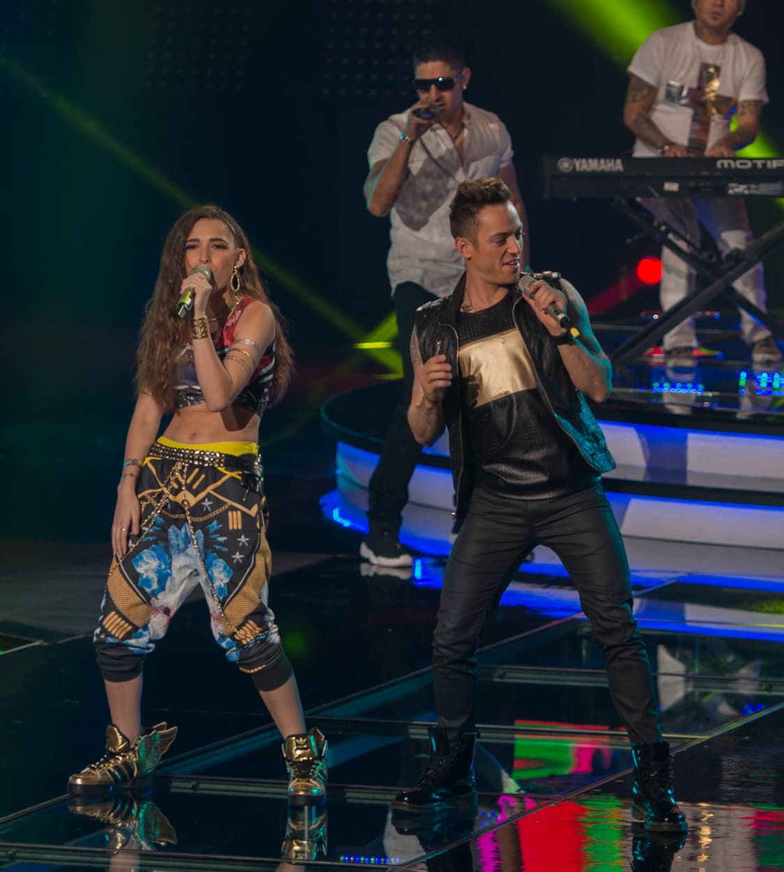 Gran lluvia de estrellas se dio cita, Carlos Rivera, Julión Álvarez, Ricardo Montaner, Moderatto, Kumbia All Starz y La Sonora Dinamita formaron parte de los musicales. La gran sorpresa de la noche fue el reencuentro de Pee Wee con los Kumbia All Starz, quien por desgracia fue el primer capitán eliminado junto con la Familia Gómez.