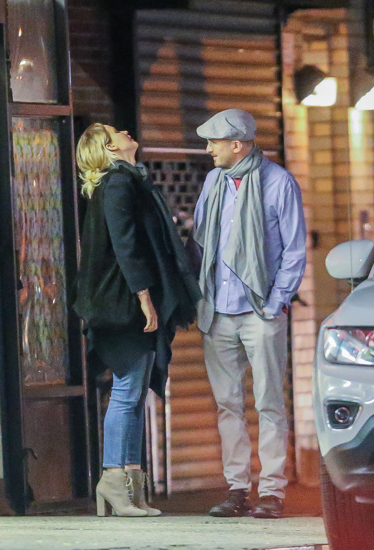 El ex esposo de Gwyneth Paltrow es 12 años mayor que Jennifer.