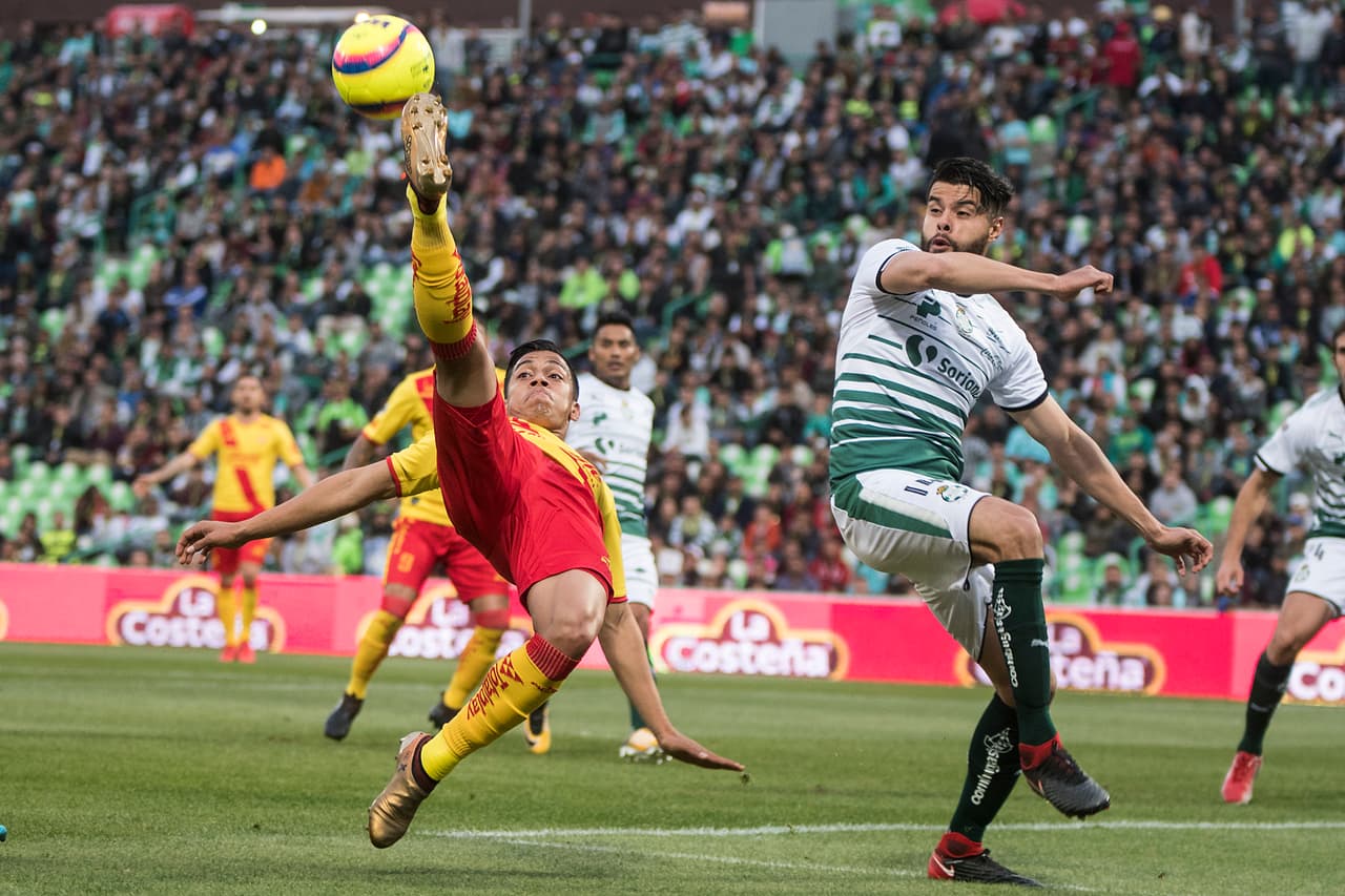 Araújo es titular indiscutible en Santos, que para este Clausura 2018 viene con un buen rendimiento tras dos victorias, un empate y una derrota que lo tienen en el quinto puesto.