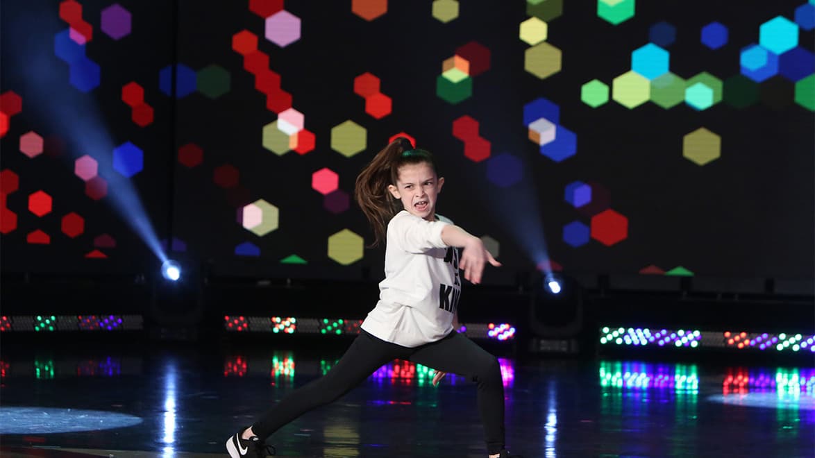 This Eight-year-old kills her dance routine on the Ellen show